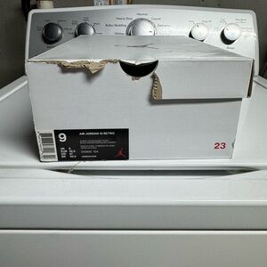 Jordan 10 “I’m Back”. Size 9. 8/10. Used with box. Box Damaged